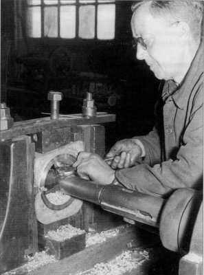 1955_Stangenlager-Ausdrehen_Rolf (762x1024)