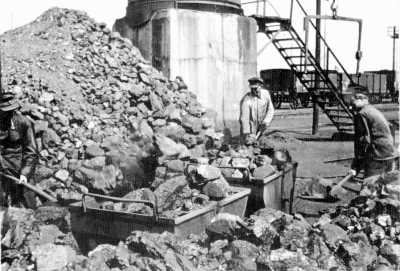 ca. 1950 Bekohlung_Stadtarchiv (1024x696)