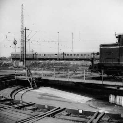 1974-04-06_Drehscheibe_1 (1022x1024)
