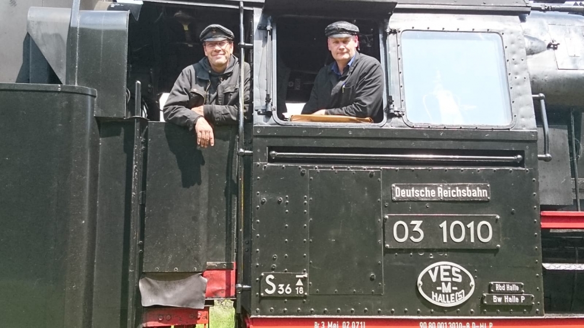 cb3a8c70-c537-48b6-9957-73e308e59b93